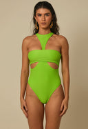 Body feminino verde limonada com recortes e textura em padrão de escamas, moda praia.
